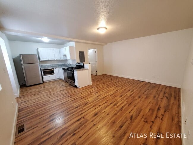Photo - 105 W Union Ave