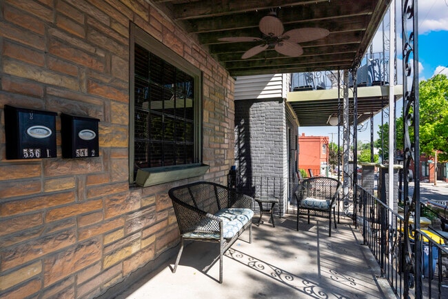 Photo - 556 Harrison St