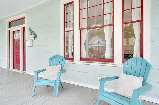 Photo - 2002 Duncan Ave