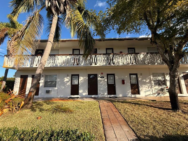 Photo - 101 SE 9th St