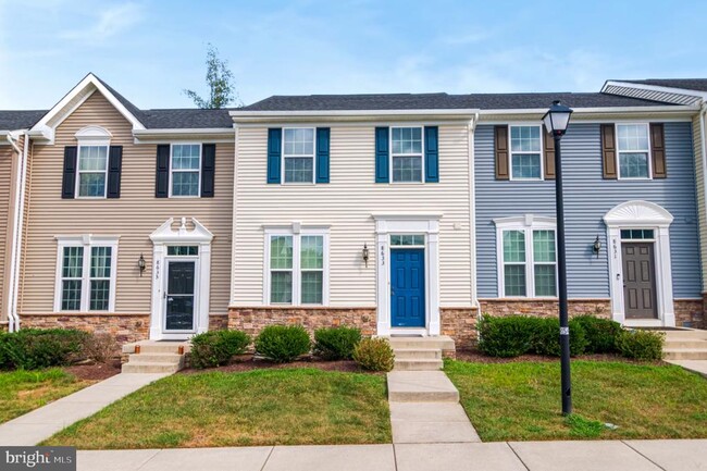 Building Photo - 8633 Rosecrans Ln