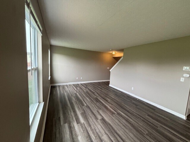 Photo - 833 Prescot Cir