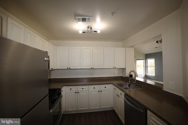 Photo - 45090 Brae Terrace Unit 201