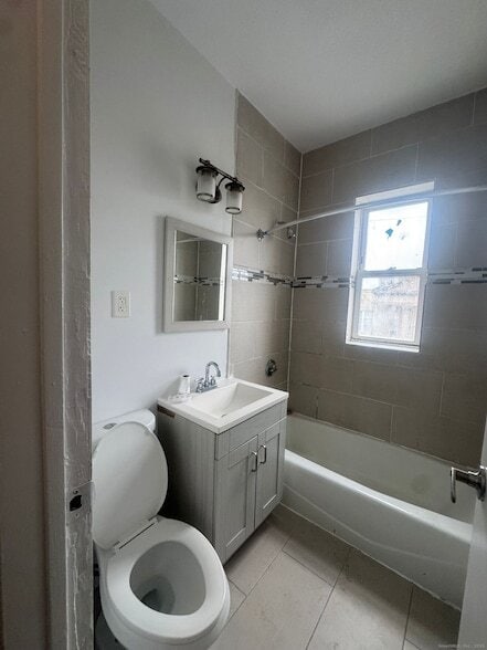 Photo - 335 Wells St Unit 24