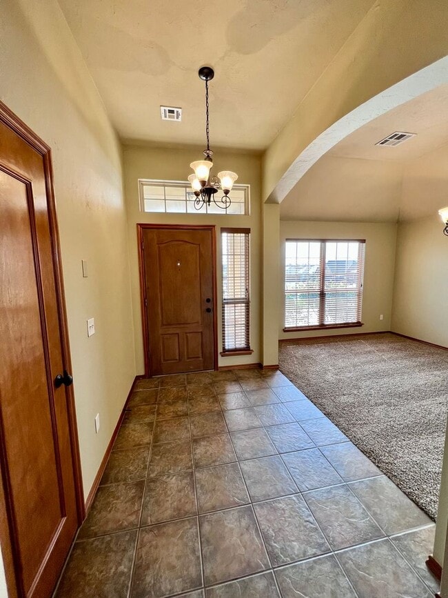 Photo - Beautiful home in Heatherwood addition in Moore!
