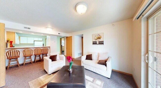 Photo - The Towers at Hawkeye - Student Housing