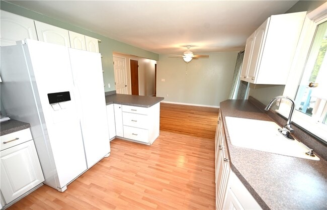 Photo - 1093 Washington St