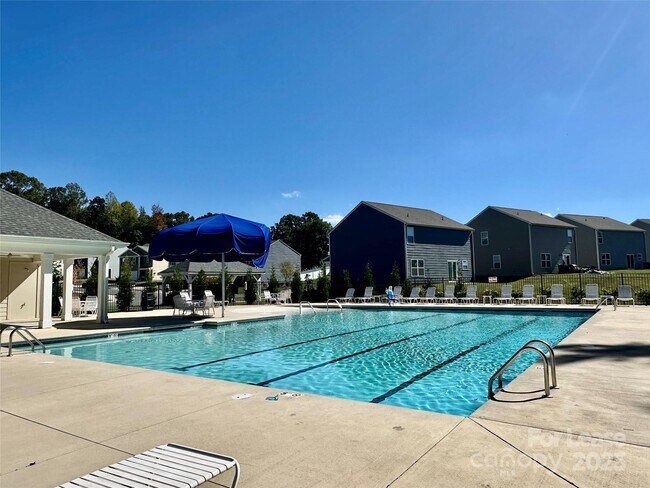 Photo - 1605 Blue Velvet Ln