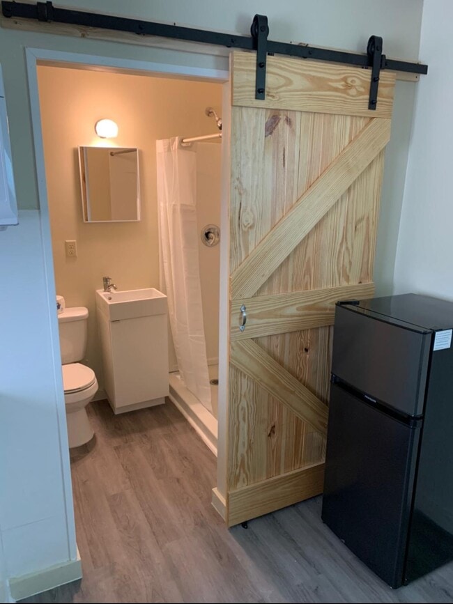 Photo - 1380 E Duval St Unit 9