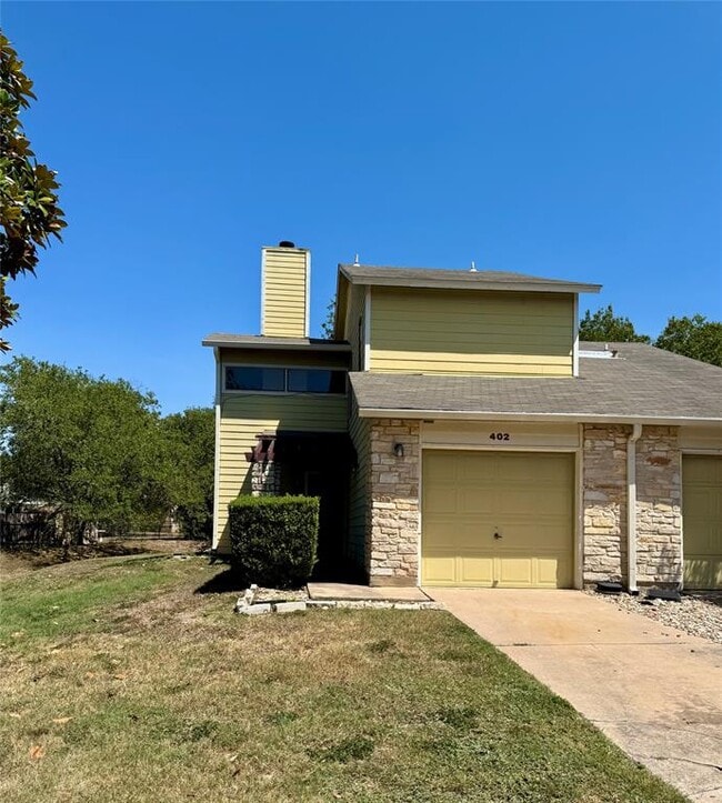 Building Photo - 512 Eberhart Ln Unit 402 Rental