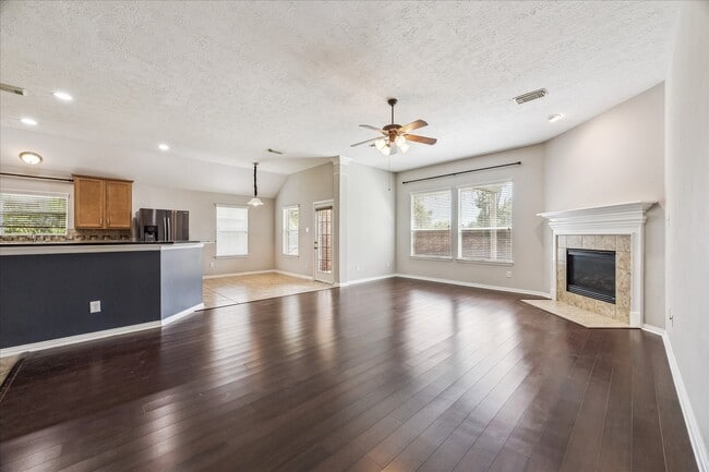Photo - 2821 Chinaberry Park Ln