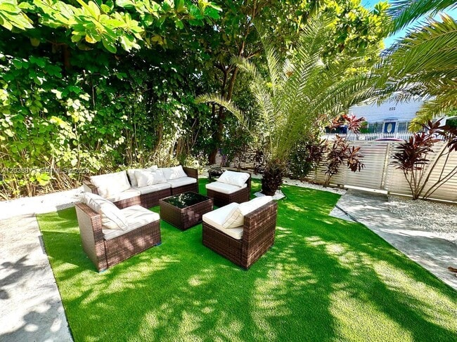 11 NW 47th Terrace