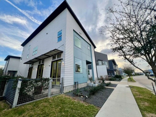 Photo - 9811 Mocking Bird Hill Ln