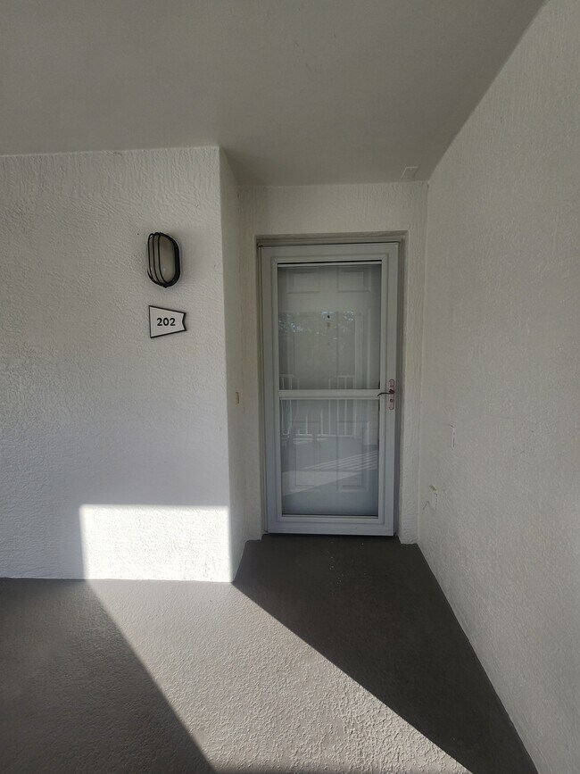 Photo - 965 Tarpon Cove Dr