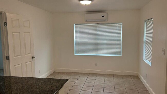 Photo - 1140 SW 30th St Unit A-c