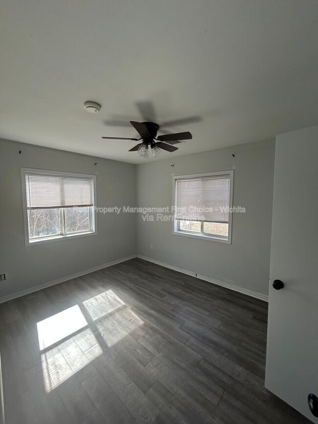 Photo - 200 S Lamar Ave