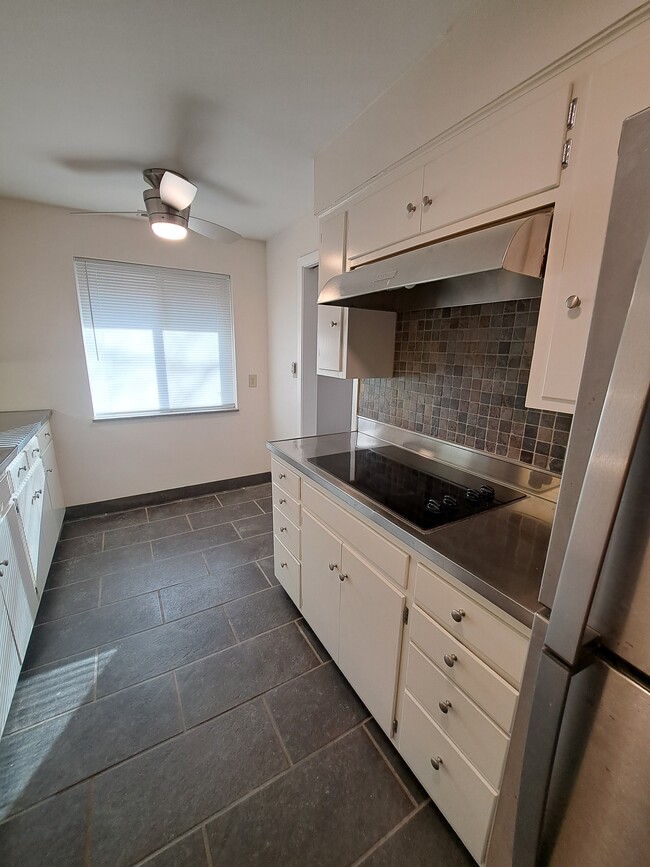 Photo - 2883 Charing Rd Unit 2883