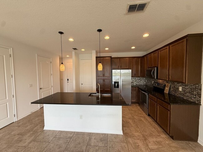 Photo - 2-bedroom, 2.5-bath townhome located in Ea...