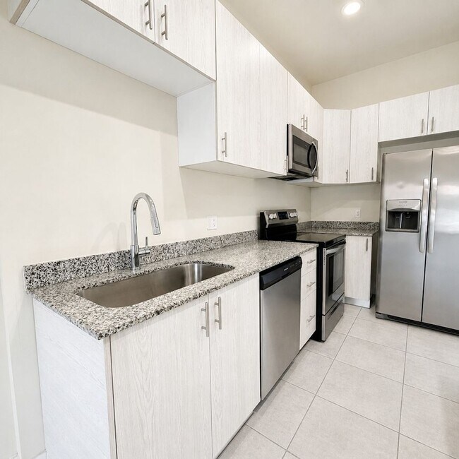 3221-3409-3409 SW 8th Pl Unit 3313-205