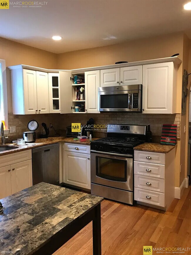 Building Photo - 65 Wareham St Unit 2 Rental