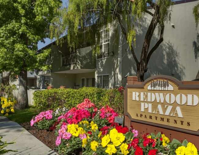 Redwood Plaza Apartments