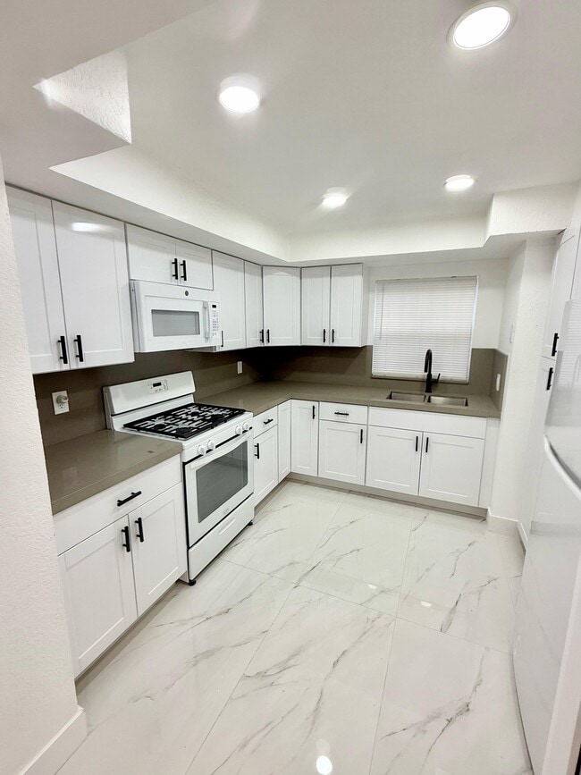 Photo - 10985 SW 70th Ter Casa Adosada