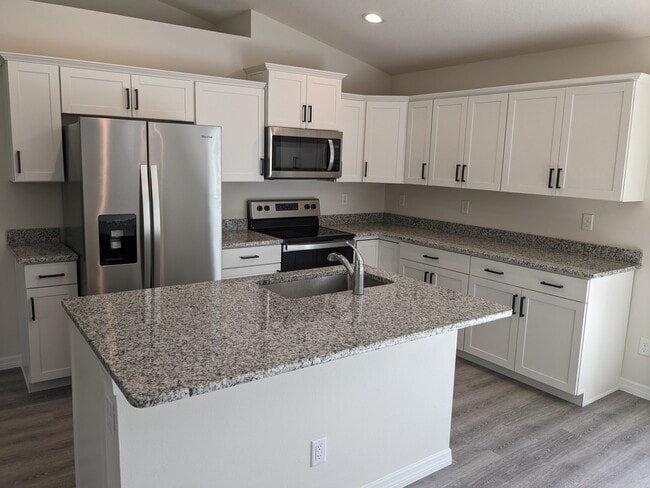 All Energy Star Appliances - 5837 Babian Rd