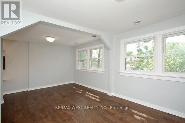 Photo - 420 Annette St
