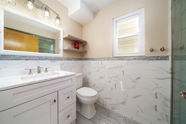 Photo - 149 Hobart Ave Unit 1