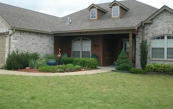 Photo - 1996 Graham Pl