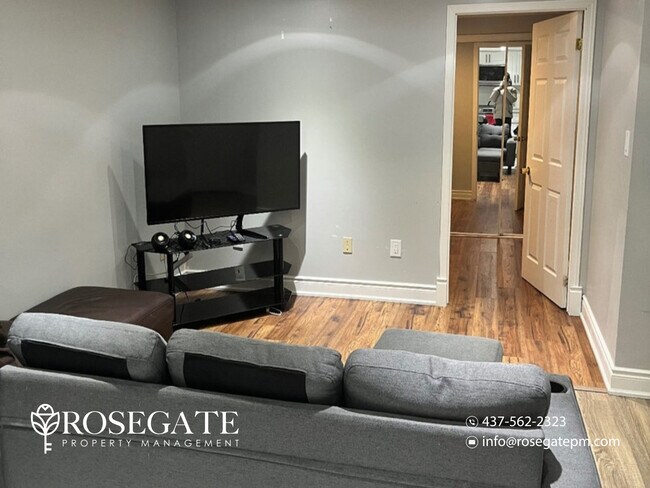 Photo - Spacious 2-Bedroom Basement Apartment with Backyard & 2 Parking Spaces in Ajax Unité 2