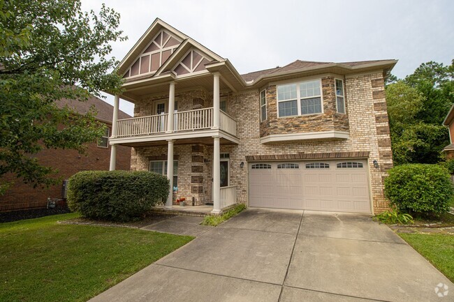 Building Photo - Elegant All-Brick 4 Bedroom Home on a Quie...