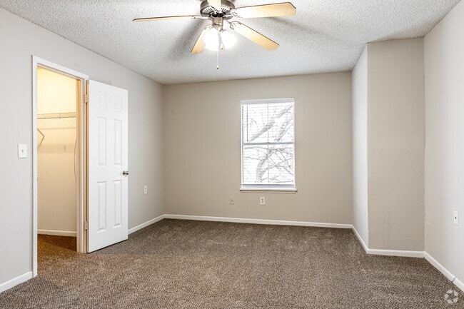 2BR, 2BA - 1232SF