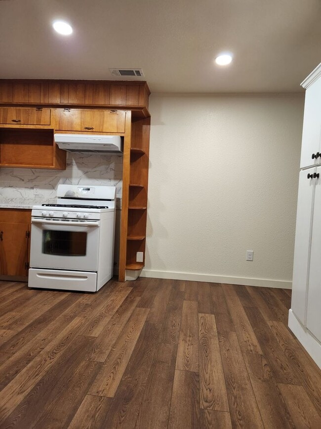 Photo - 1827 S Fredonia St