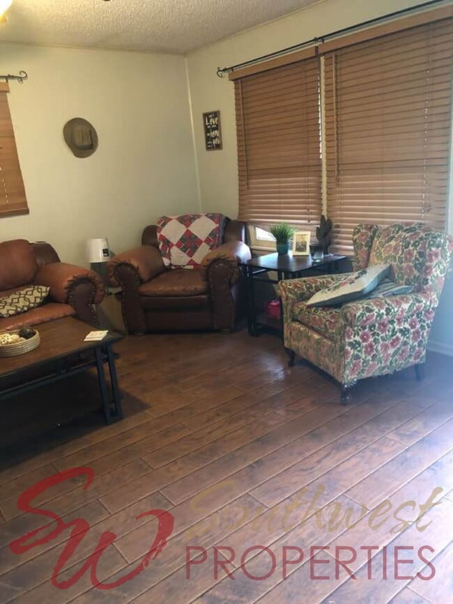 Photo - 2 Bedroom, 1 Bathroom with Awesome Backyard