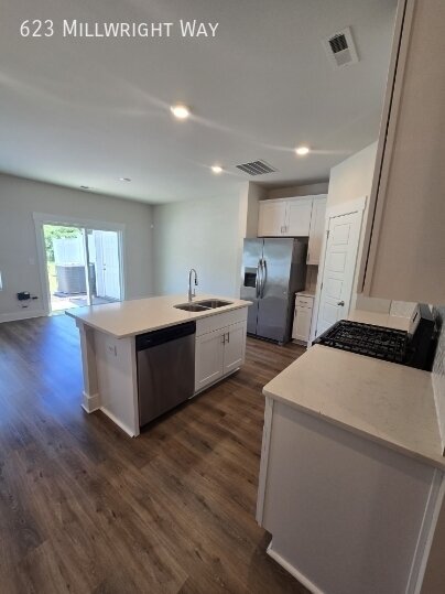 Photo - 623 Millwright Wy