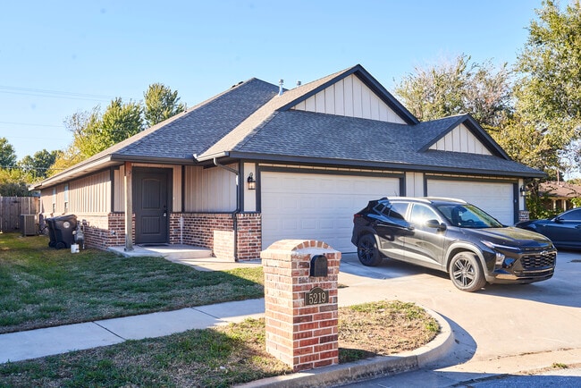 Photo - 5219 Oakwood Villas Ct