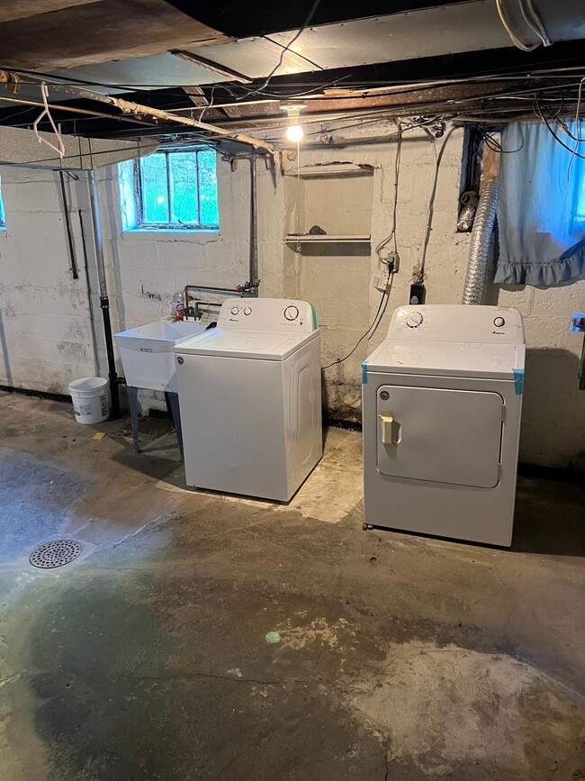 Photo - 749 Hampshire Ave