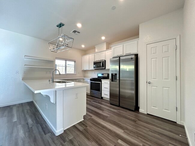 Photo - Beautiful 3 Bedroom 2.5 Bathroom WITH SOLAR