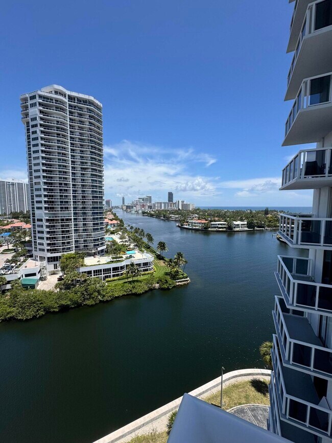 Photo - 20515 E Country Club Dr Unidad 1442