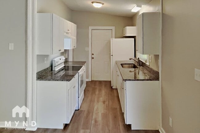 Photo - 1418 Gaston Way