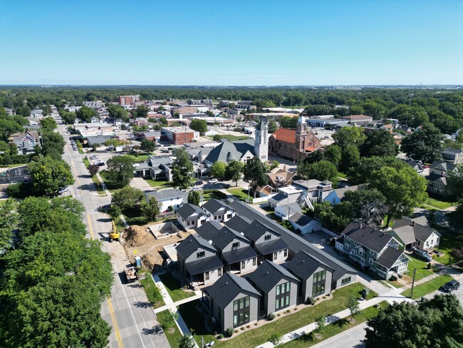 CERCA DEL CENTRO - 812 Clay St