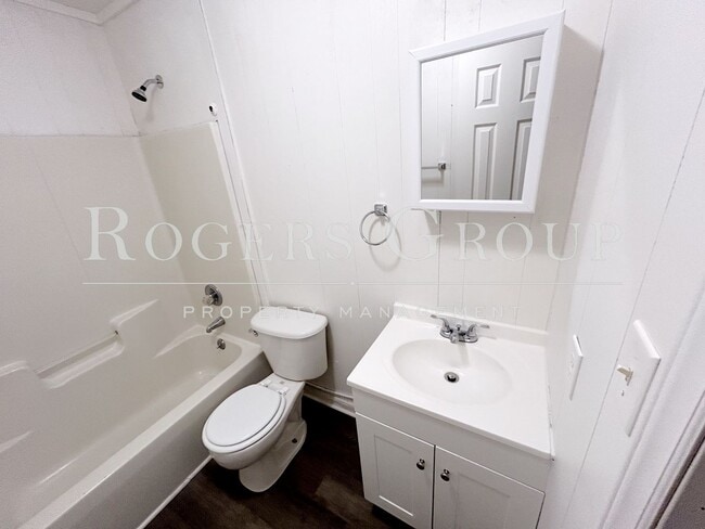 Photo - 710 Gordon St