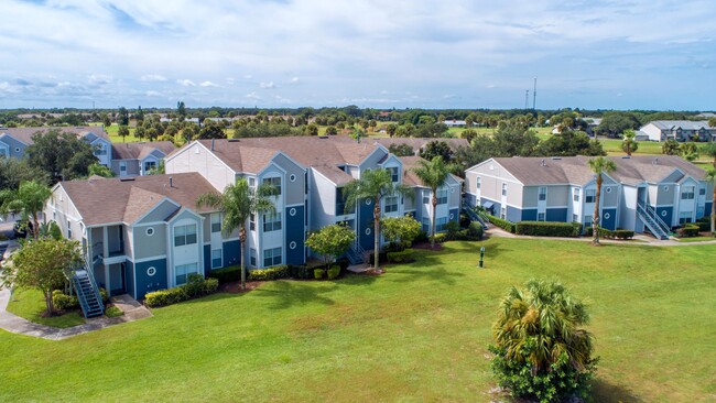 Revel the beauty of your verdant surrounding all year long in Melbourne, Florida. - Beachway Links Apartments