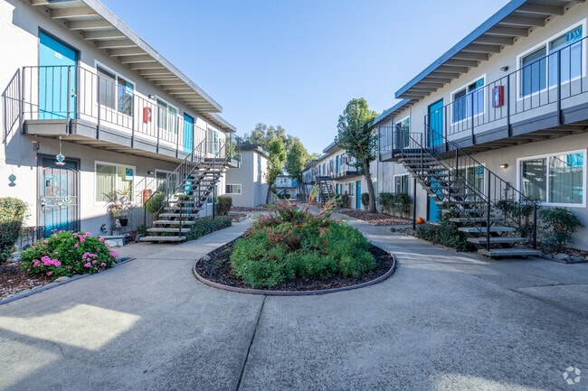 Gold Run Apartments