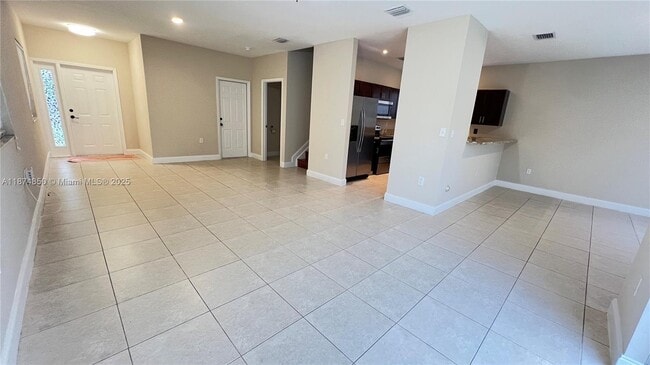 Photo - 370 NE 34th Ave