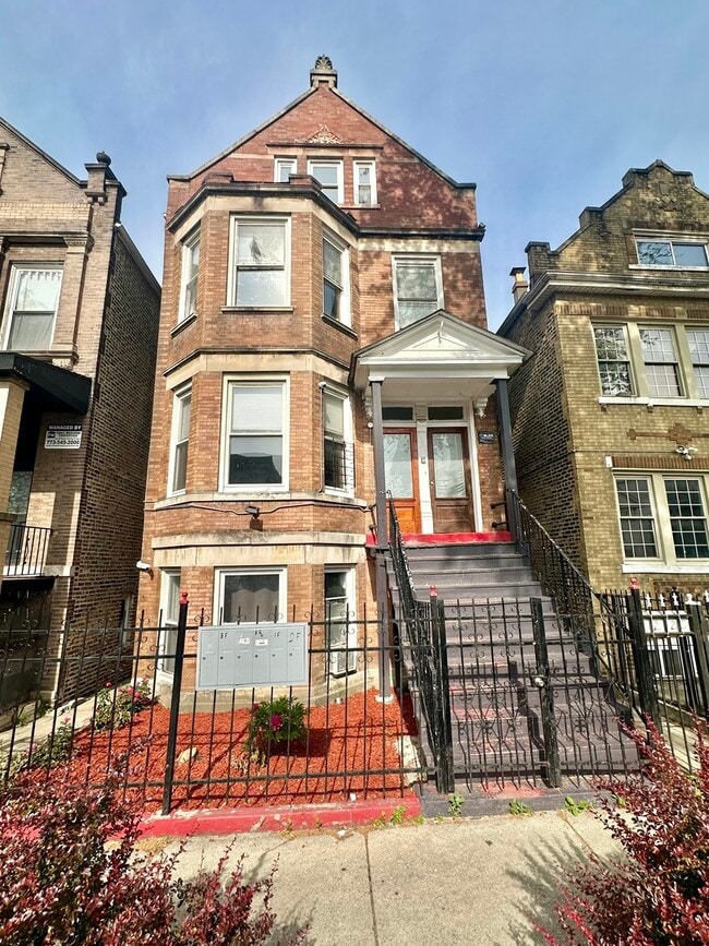 Building Photo - 2224 S Sawyer Ave Unit CH1 Rental