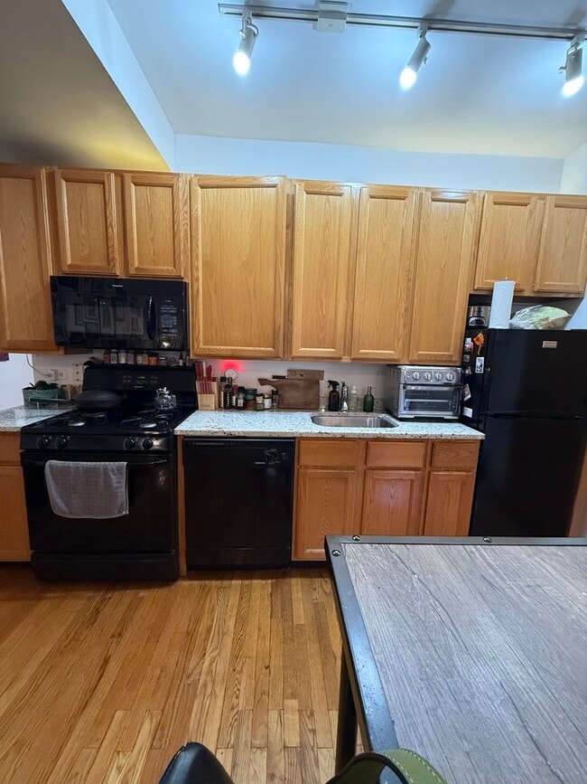 Photo - 628 W Patterson Ave