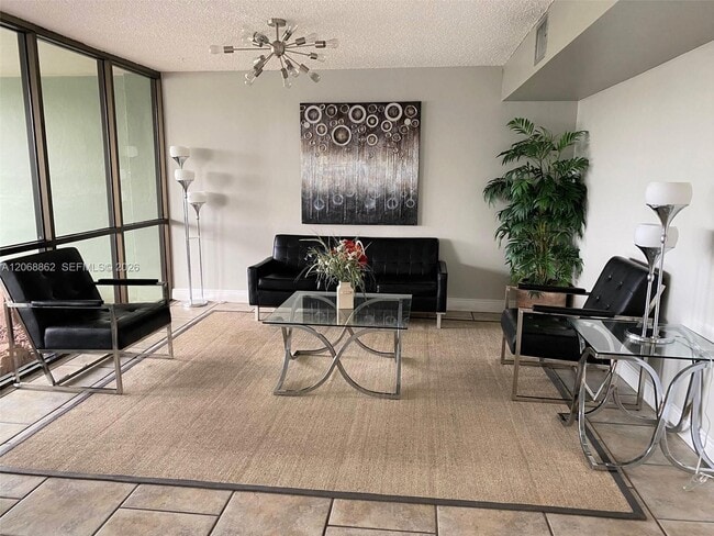 Photo - 2761 Taft St Unit 405