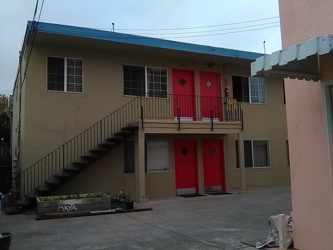 Photo - 2021 Blake St